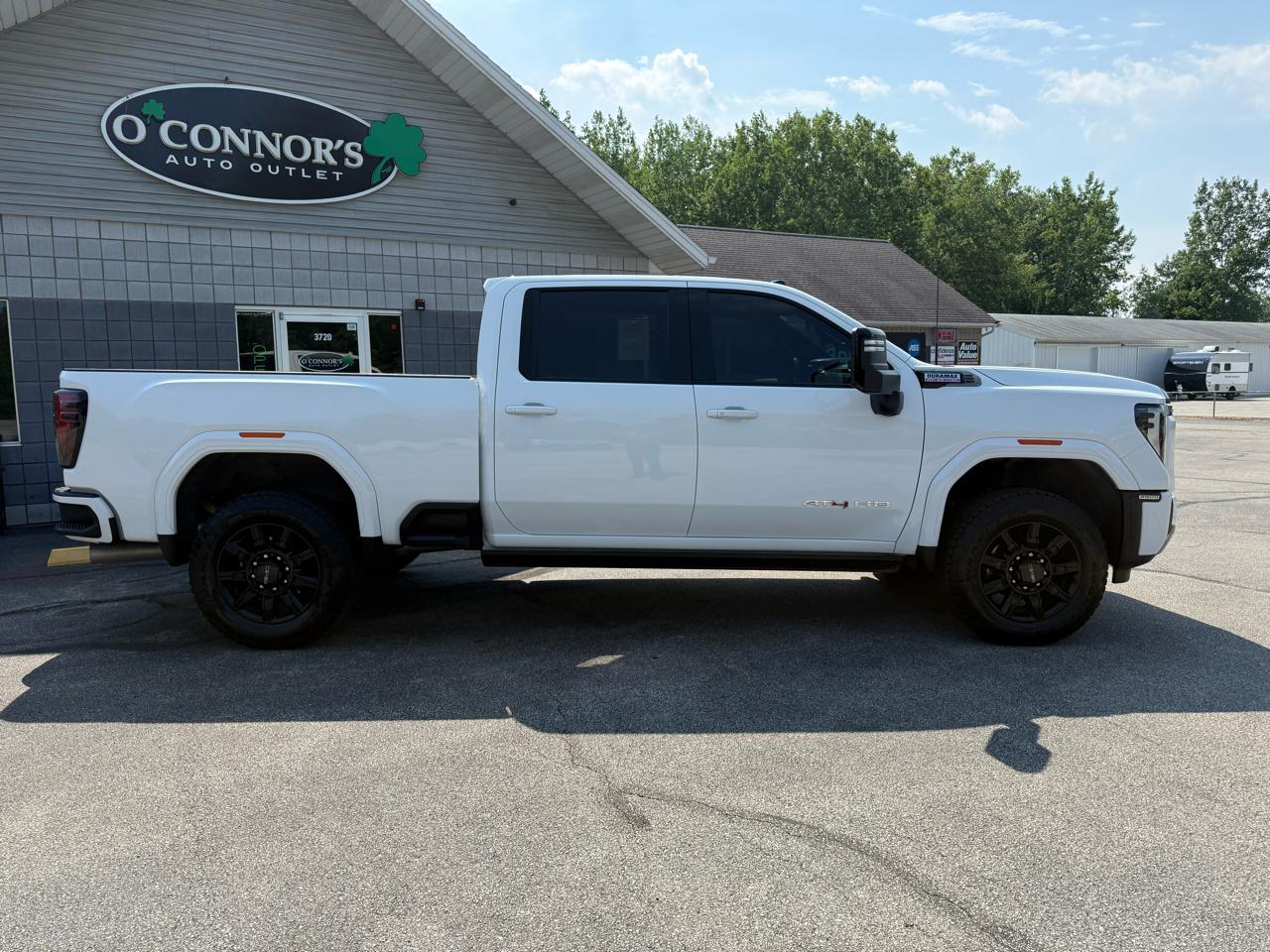 GMC Sierra 2500HD 4WD Crew Cab 159" AT4 2026