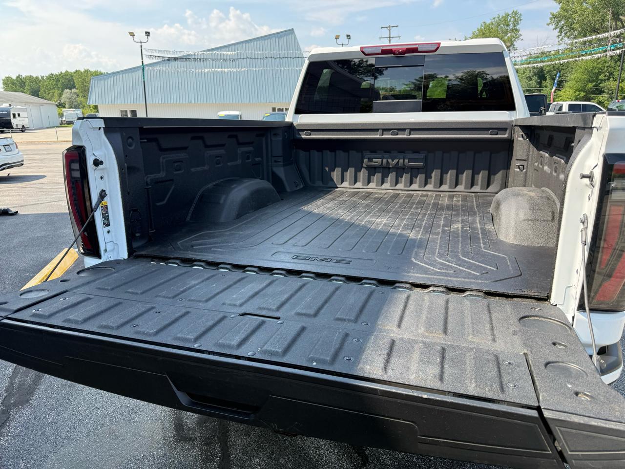 GMC Sierra 2500HD 4WD Crew Cab 159" AT4 2026