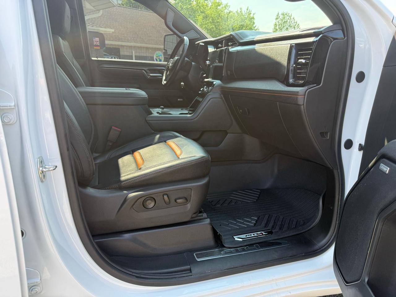 GMC Sierra 2500HD 4WD Crew Cab 159" AT4 2026