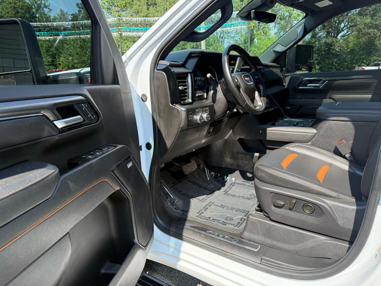 GMC Sierra 2500HD 4WD Crew Cab 159" AT4 2026