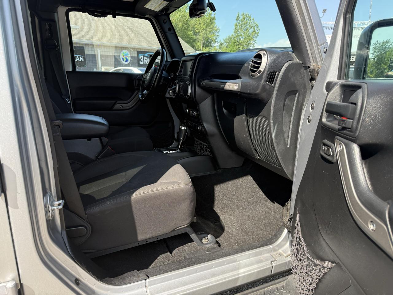 Jeep Wrangler Unlimited 4WD 4dr Willys Wheeler 2016