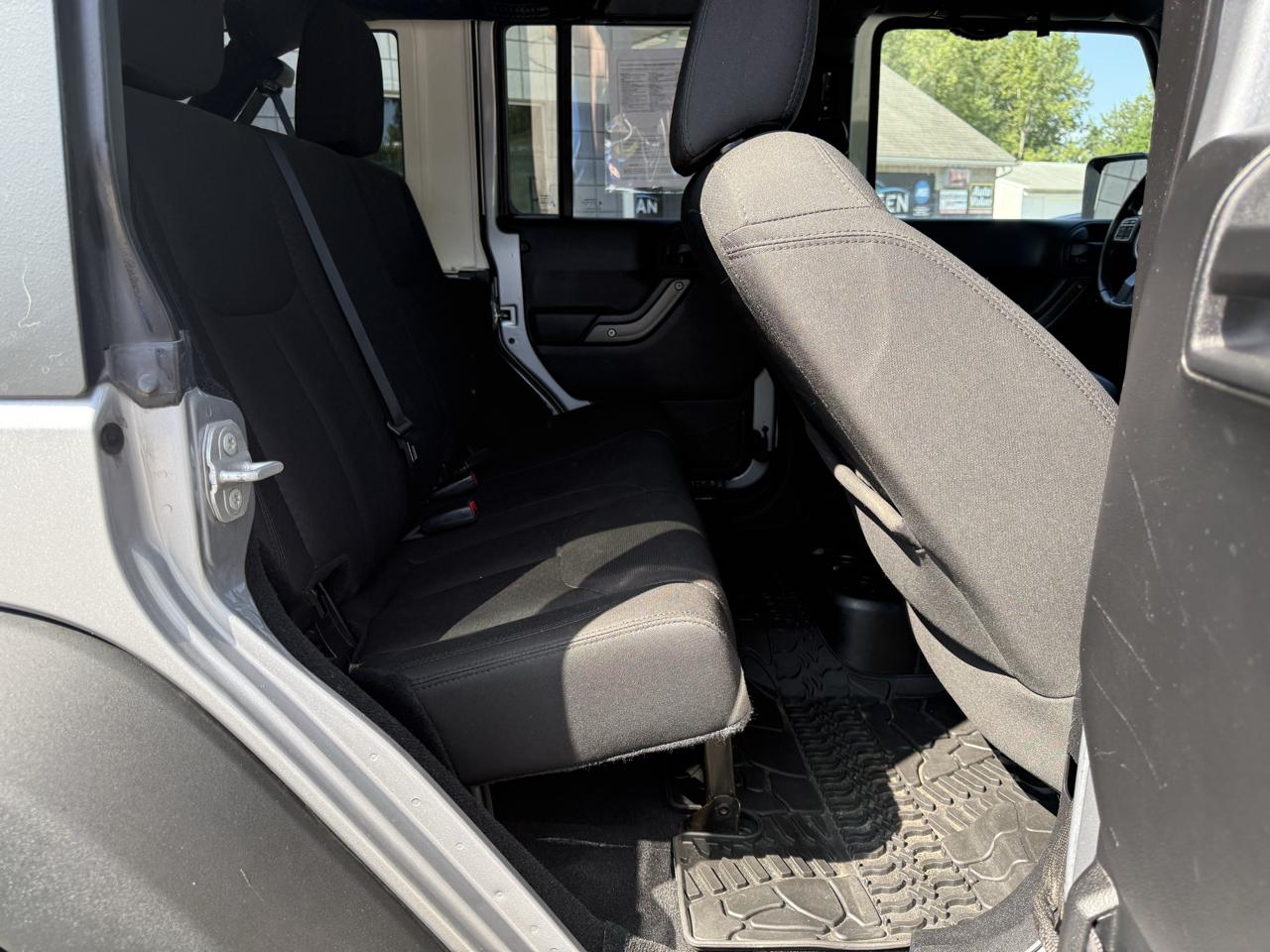 Jeep Wrangler Unlimited 4WD 4dr Willys Wheeler 2016