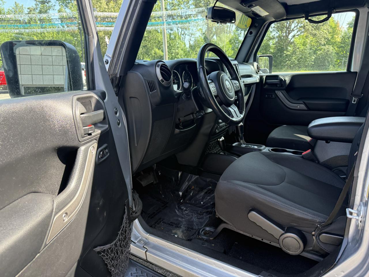 Jeep Wrangler Unlimited 4WD 4dr Willys Wheeler 2016