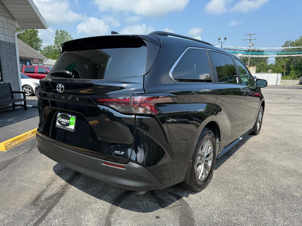 Toyota Sienna 5dr 8-Pass Van XLE FWD (Natl) 2026