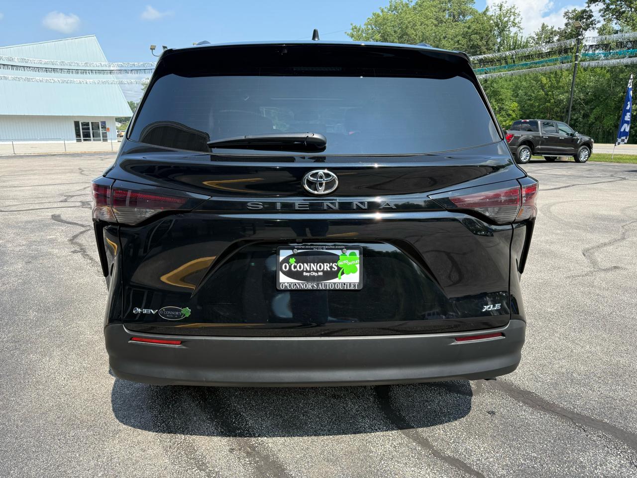 Toyota Sienna 5dr 8-Pass Van XLE FWD (Natl) 2026