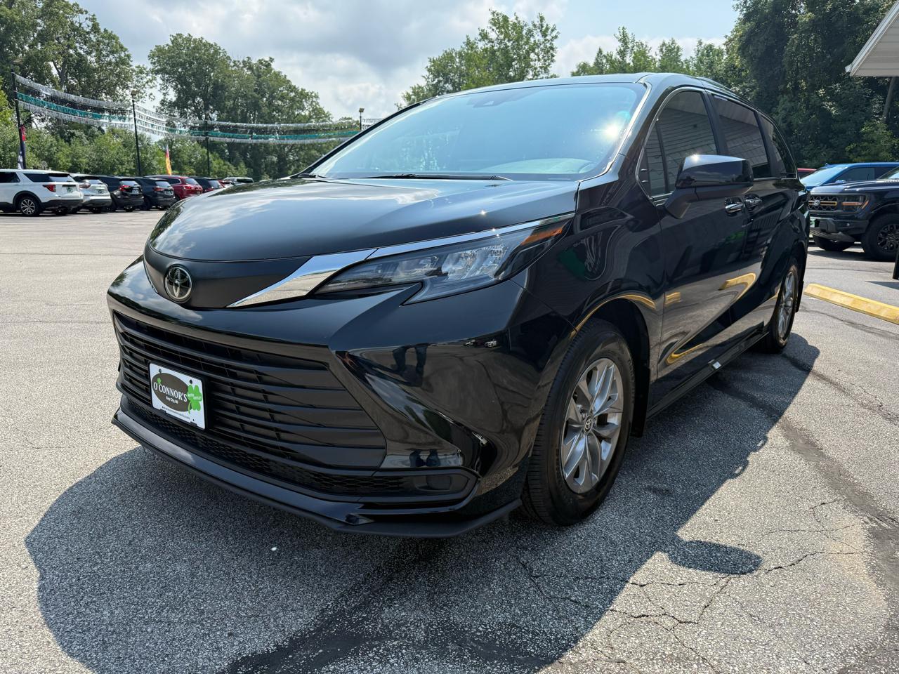 Toyota Sienna 5dr 8-Pass Van XLE FWD (Natl) 2026