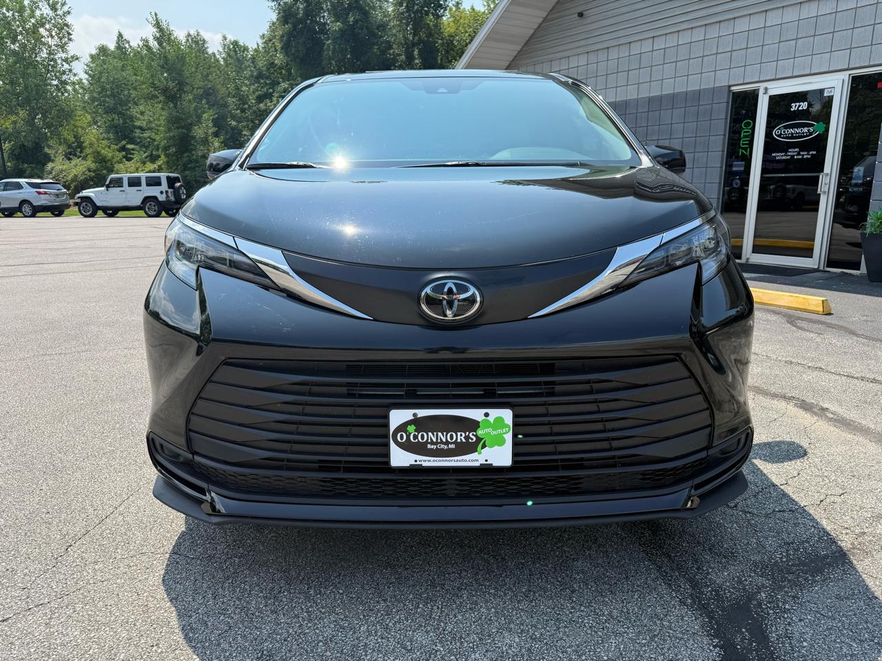 Toyota Sienna 5dr 8-Pass Van XLE FWD (Natl) 2026