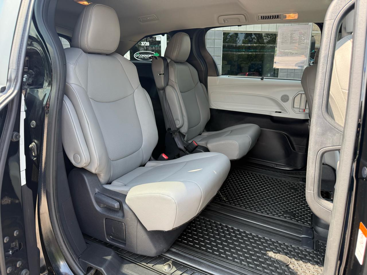 Toyota Sienna 5dr 8-Pass Van XLE FWD (Natl) 2026