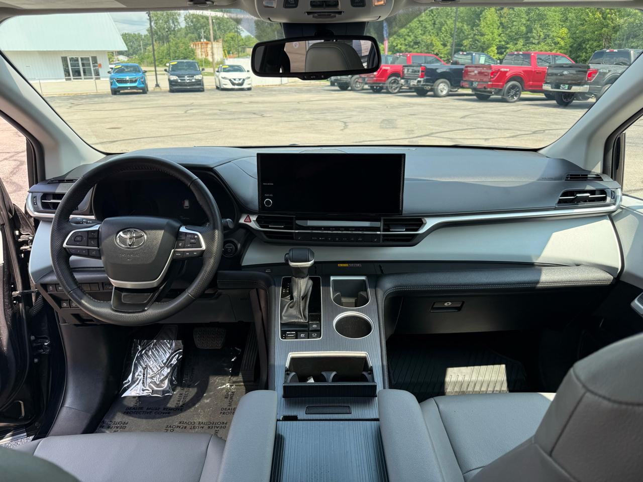 Toyota Sienna 5dr 8-Pass Van XLE FWD (Natl) 2026