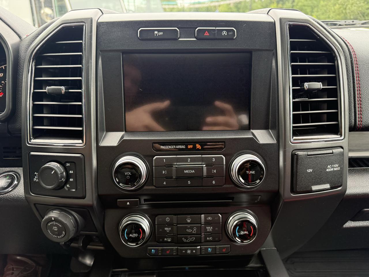 Ford F-150 SuperCrew 150" Lariat 4WD 2018