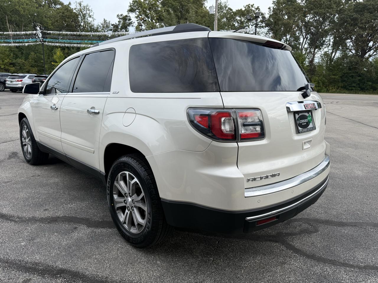 GMC Acadia FWD 4dr SLT w/SLT-1 2015