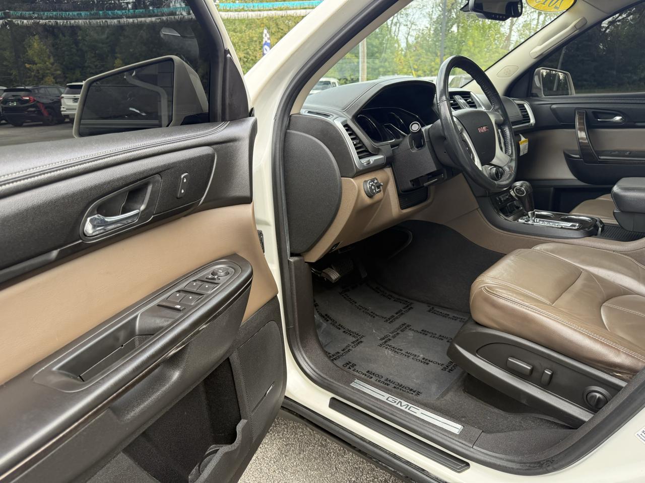 GMC Acadia FWD 4dr SLT w/SLT-1 2015