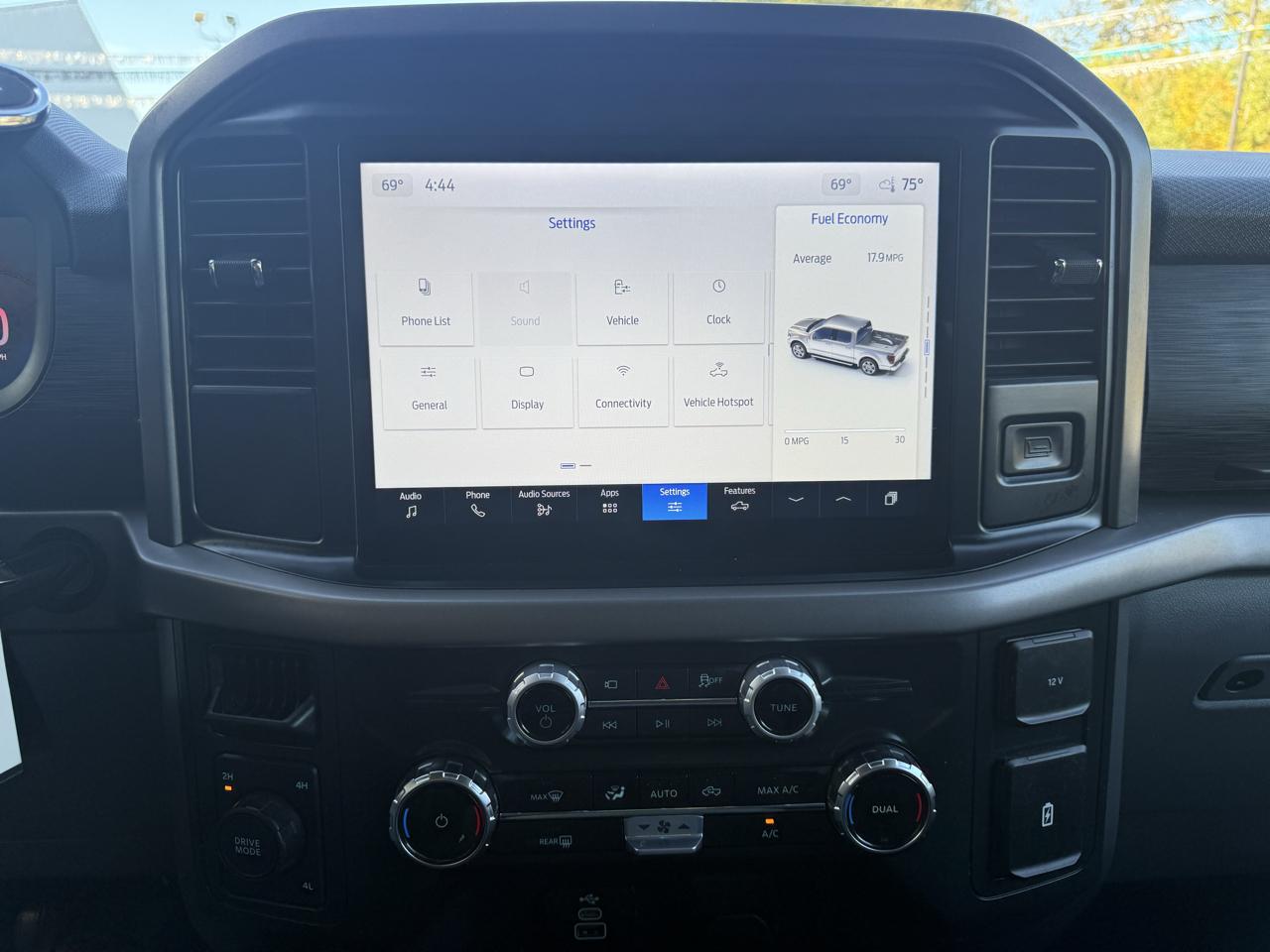 Ford F-150 XLT 4WD SuperCrew 5.5' Box 2025