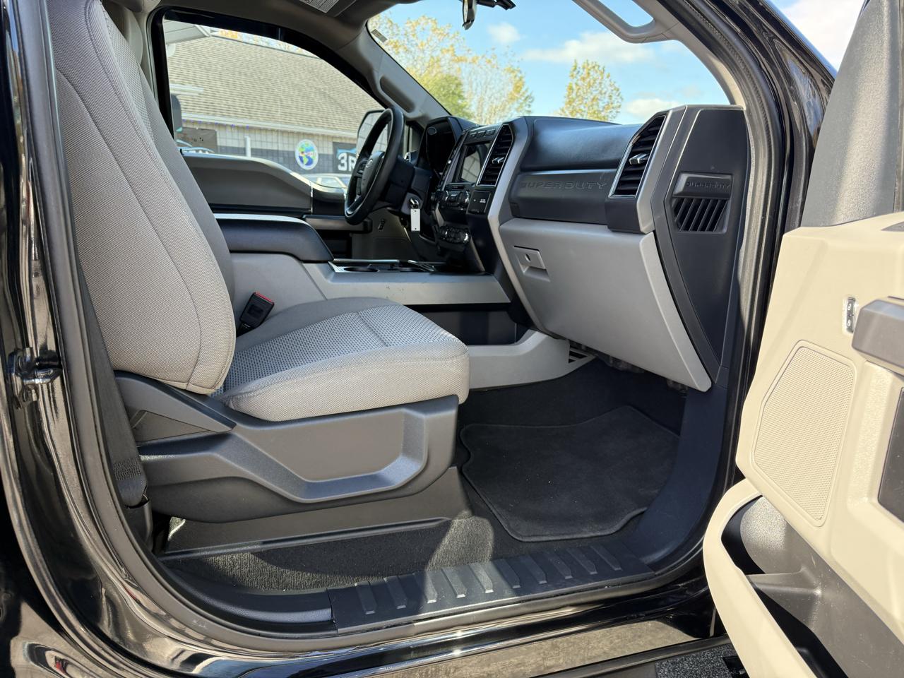 Ford Super Duty F-250 SRW 4WD Crew Cab 172" XLT 2022