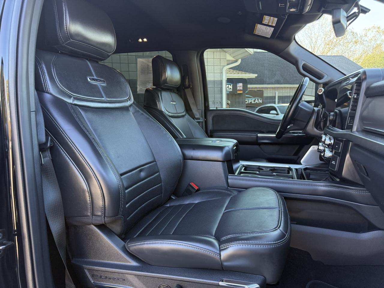 Ford Super Duty F-250 SRW 4WD Crew Cab 156" Platinum 2025
