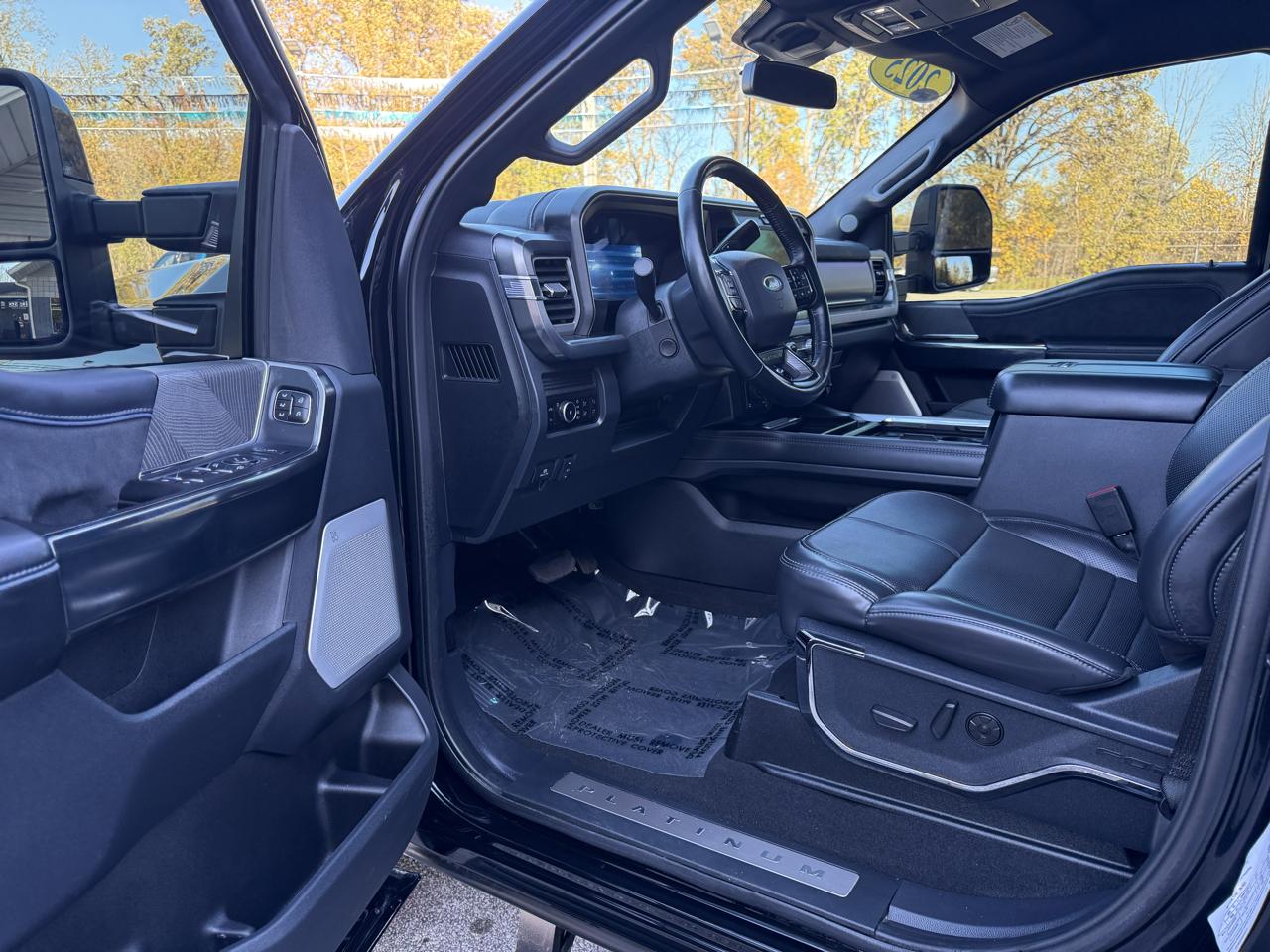 Ford Super Duty F-250 SRW 4WD Crew Cab 156" Platinum 2025