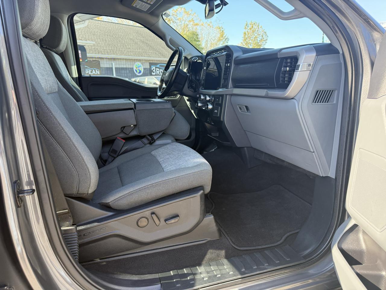 Ford F-150 XL 4WD SuperCrew 5.5' Box 2023