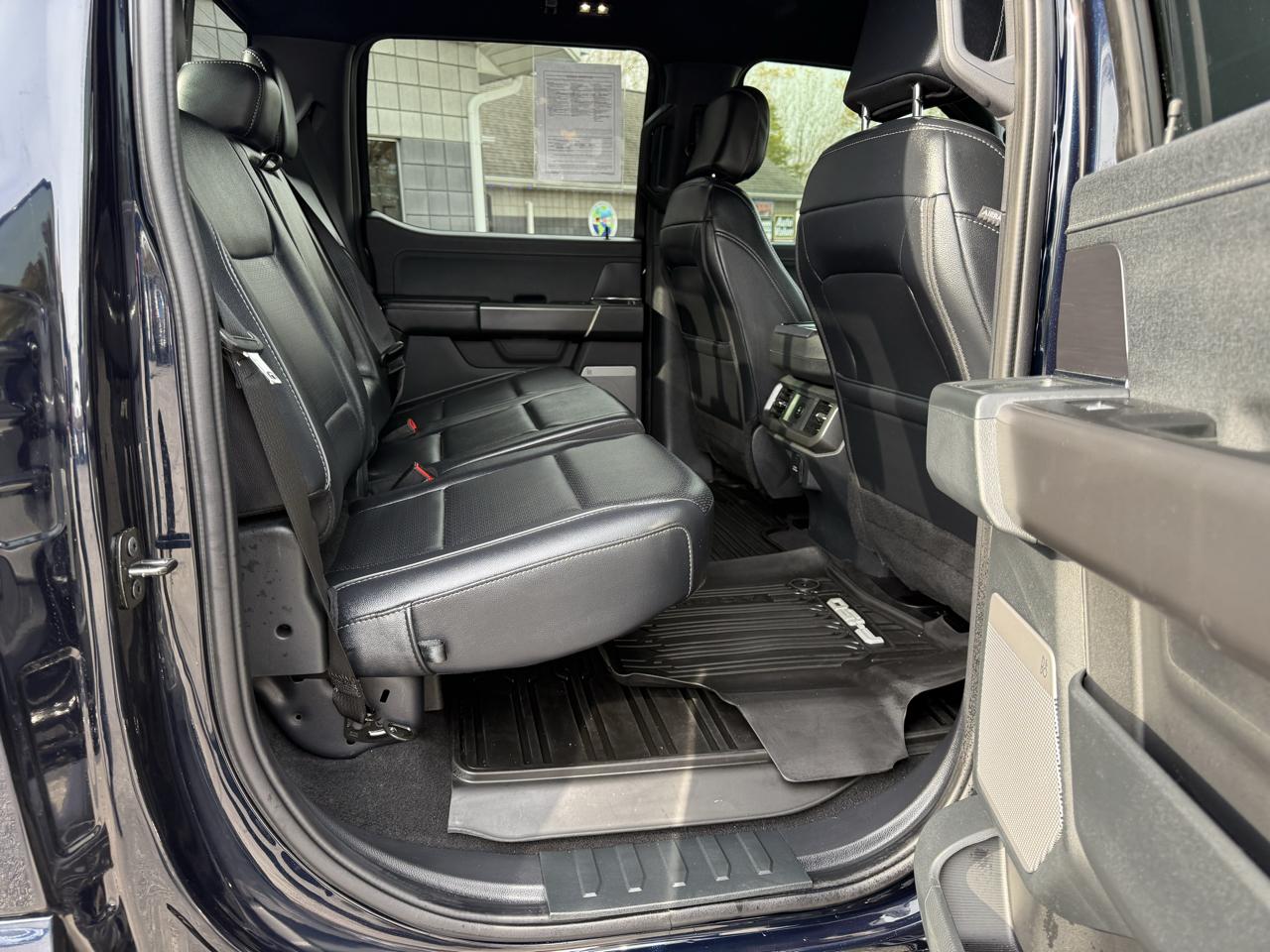 Ford F-150 Lariat 4WD SuperCrew 5.5' Box 2025