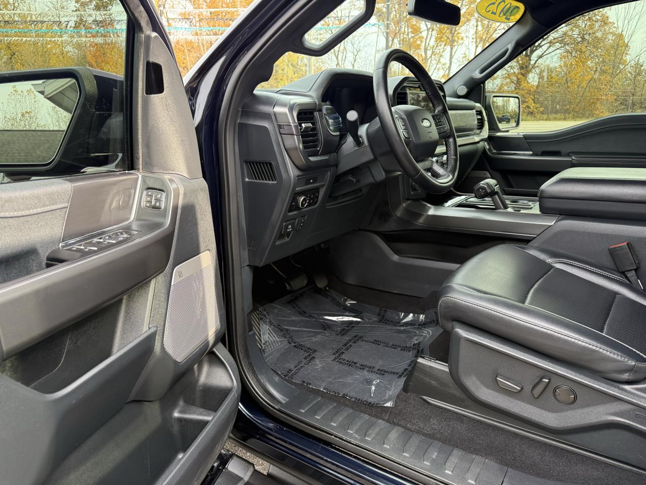 Ford F-150 Lariat 4WD SuperCrew 5.5' Box 2025