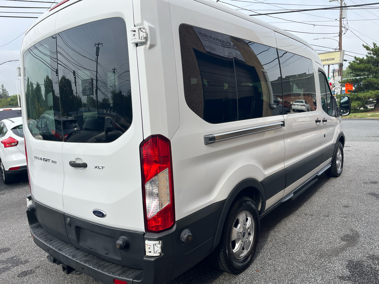 2017 Ford Transit XLT photo 2