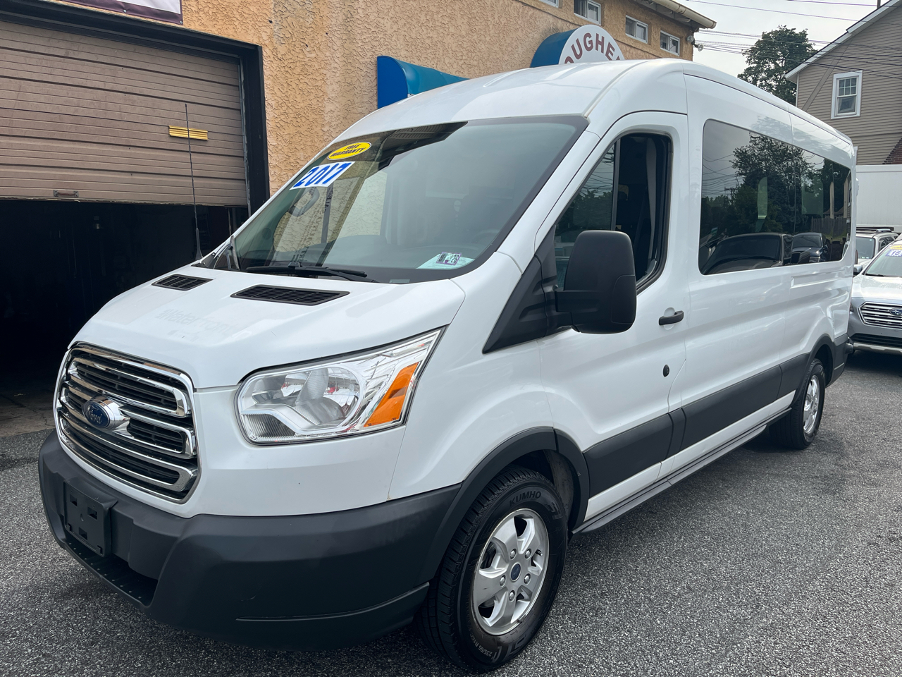 2017 Ford Transit XLT photo 4