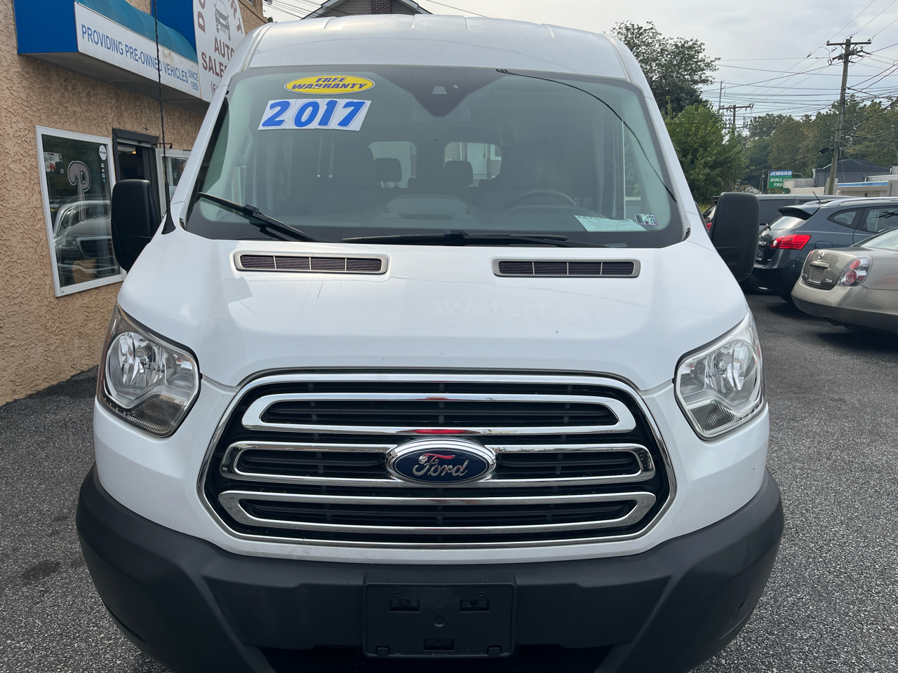 2017 Ford Transit XLT photo 5
