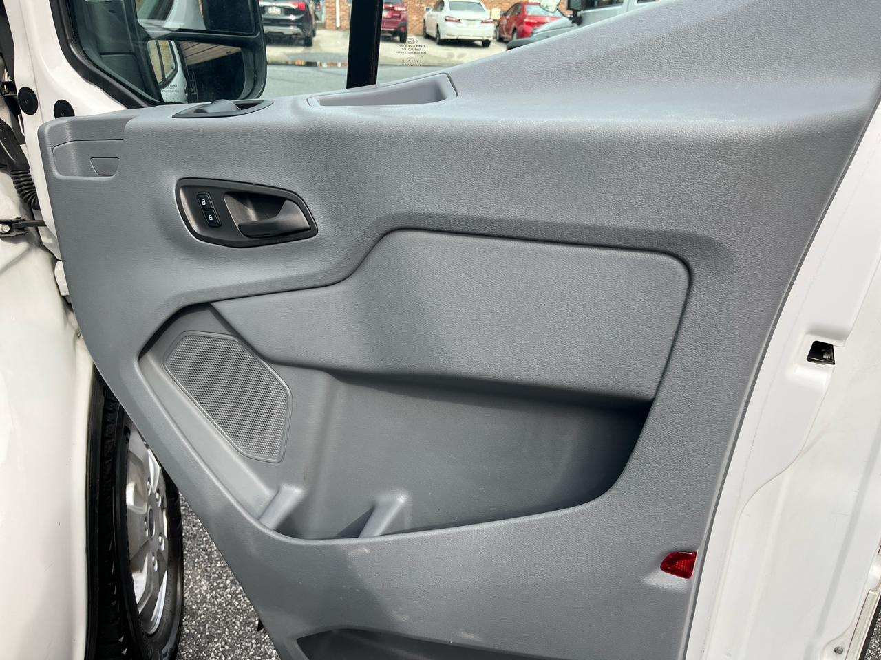 2017 Ford Transit XLT photo 10