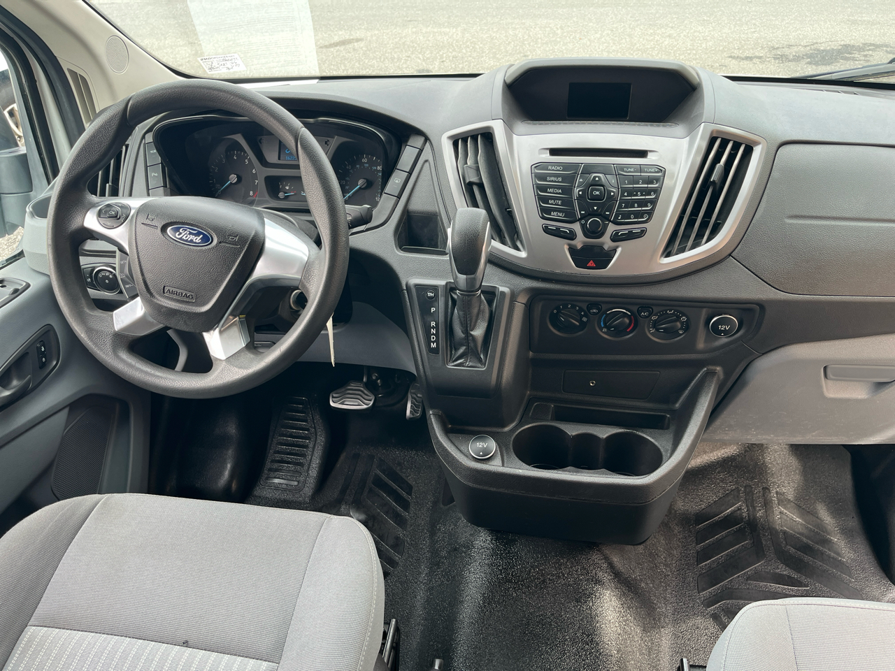 2017 Ford Transit XLT photo 15
