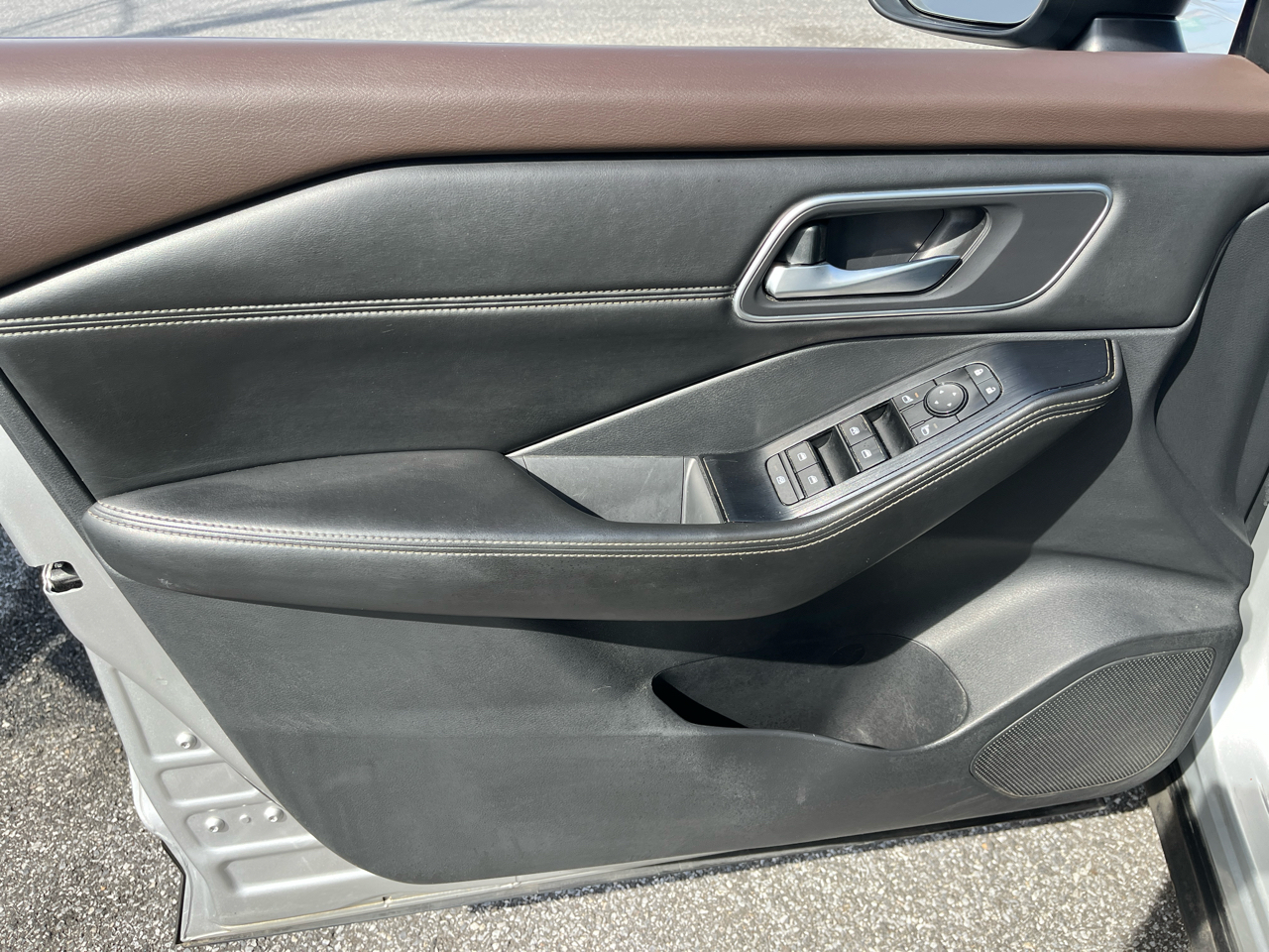 2021 Nissan Rogue SV photo 7