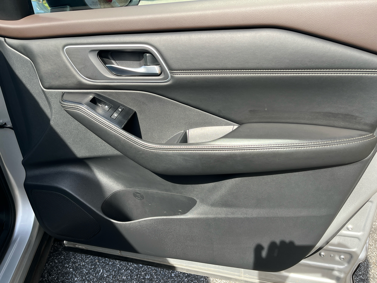 2021 Nissan Rogue SV photo 9