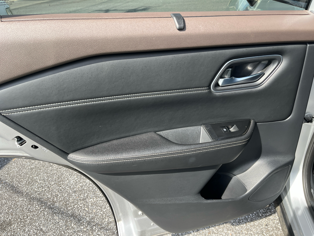 2021 Nissan Rogue SV photo 13