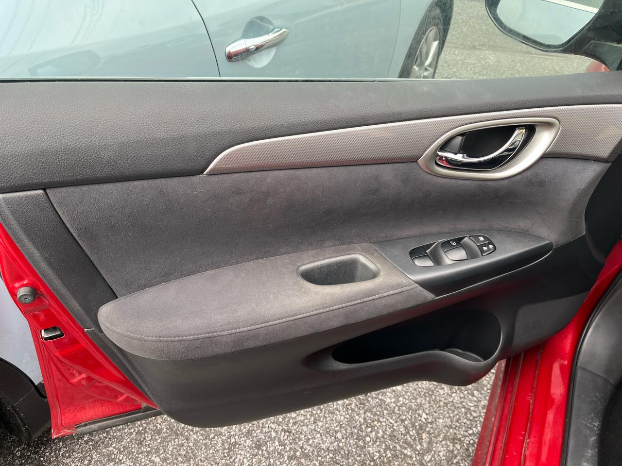 Nissan Sentra 4dr Sdn I4 CVT SR 2013