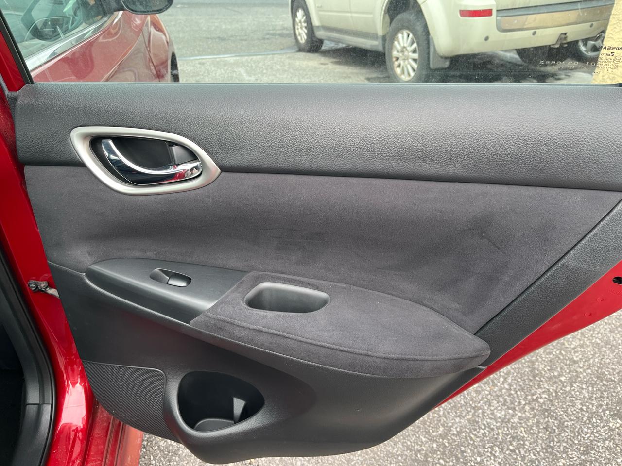 Nissan Sentra 4dr Sdn I4 CVT SR 2013