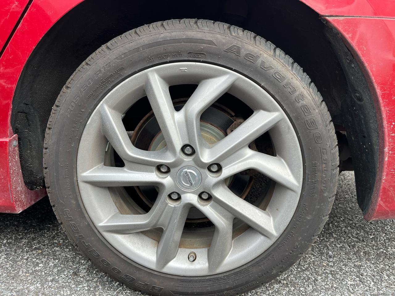 Nissan Sentra 4dr Sdn I4 CVT SR 2013