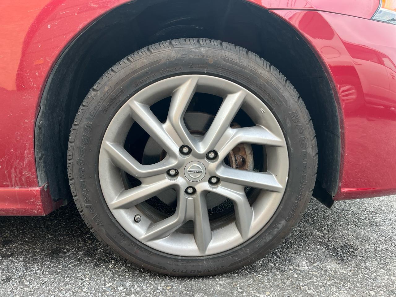 Nissan Sentra 4dr Sdn I4 CVT SR 2013