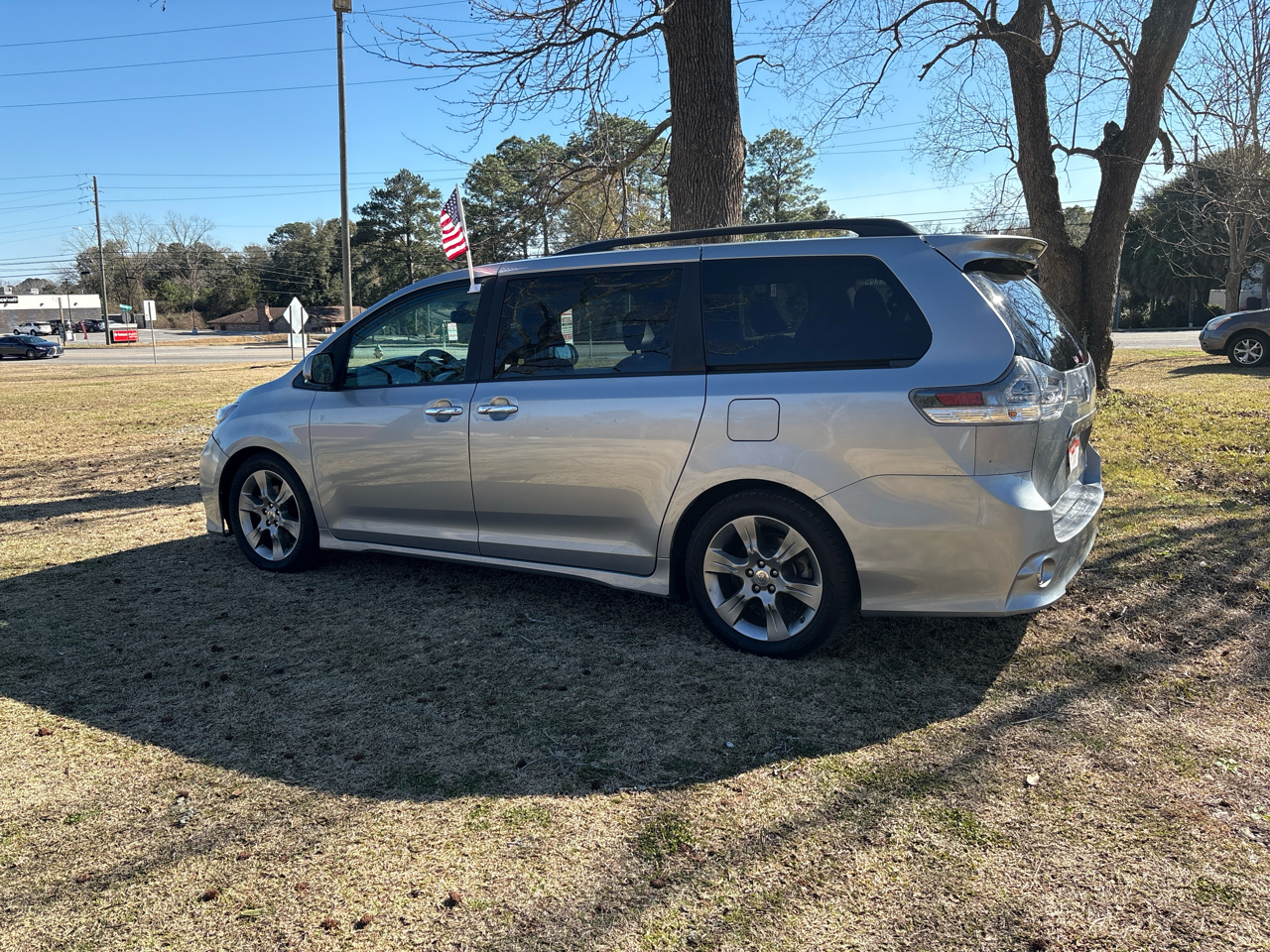 Toyota Sienna FWD 7-Passenger V6 2014