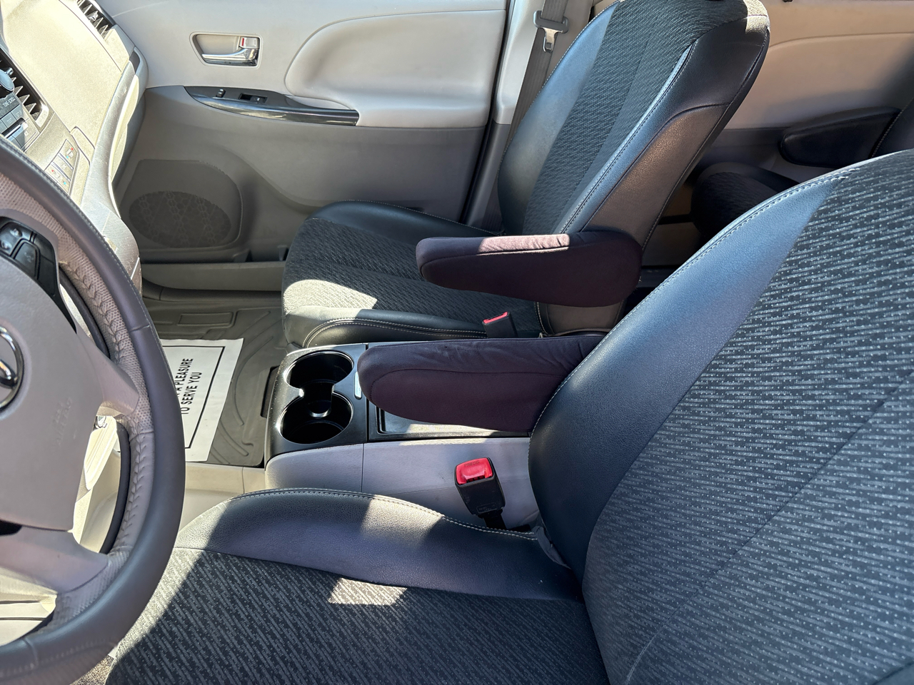 Toyota Sienna FWD 7-Passenger V6 2014