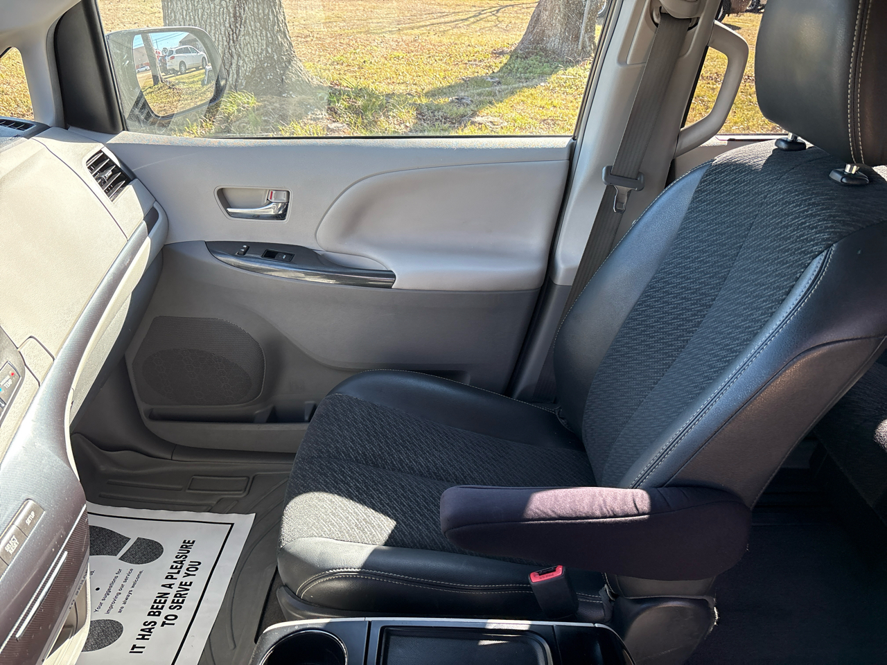 Toyota Sienna FWD 7-Passenger V6 2014