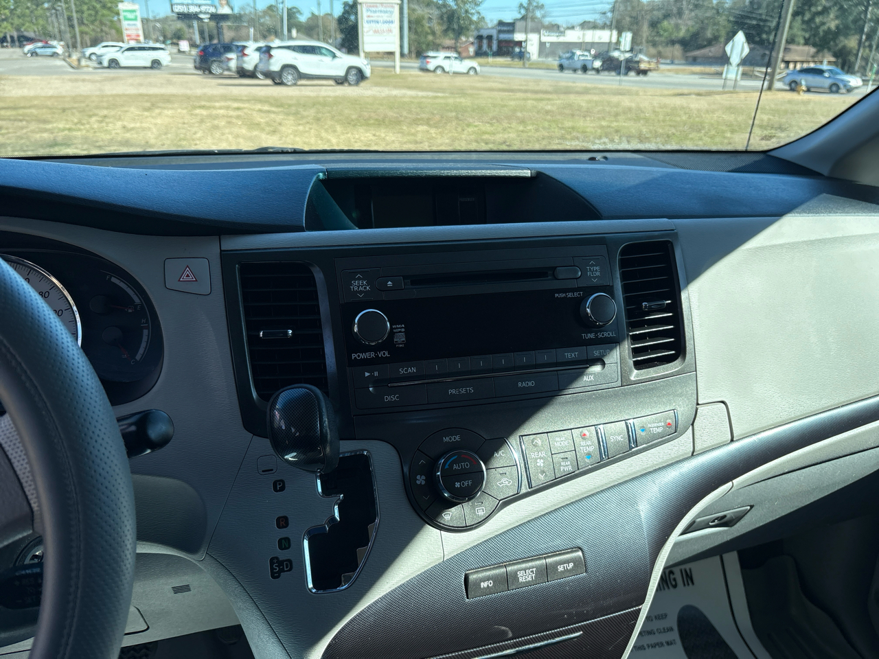 Toyota Sienna FWD 7-Passenger V6 2014