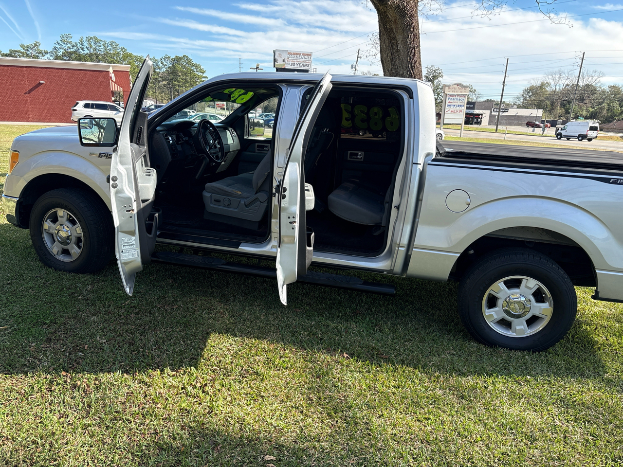 Ford F-150 XL SuperCrew 5.5-ft. Bed 2WD 2011
