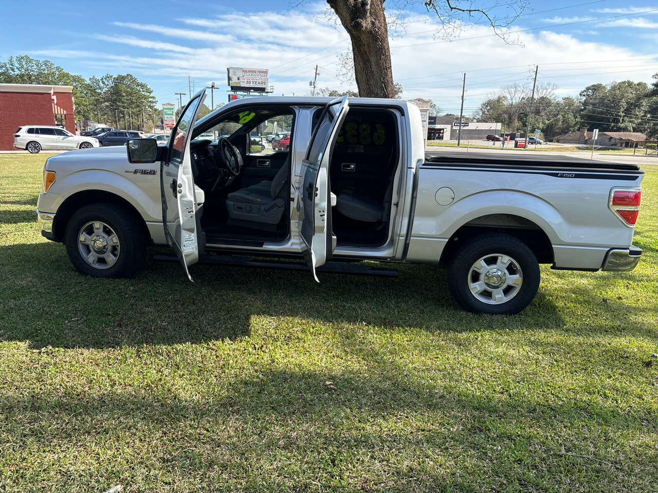 Ford F-150 XL SuperCrew 5.5-ft. Bed 2WD 2011