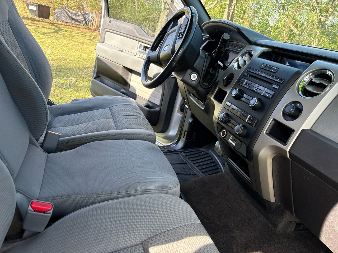 Ford F-150 XL SuperCrew 5.5-ft. Bed 2WD 2011