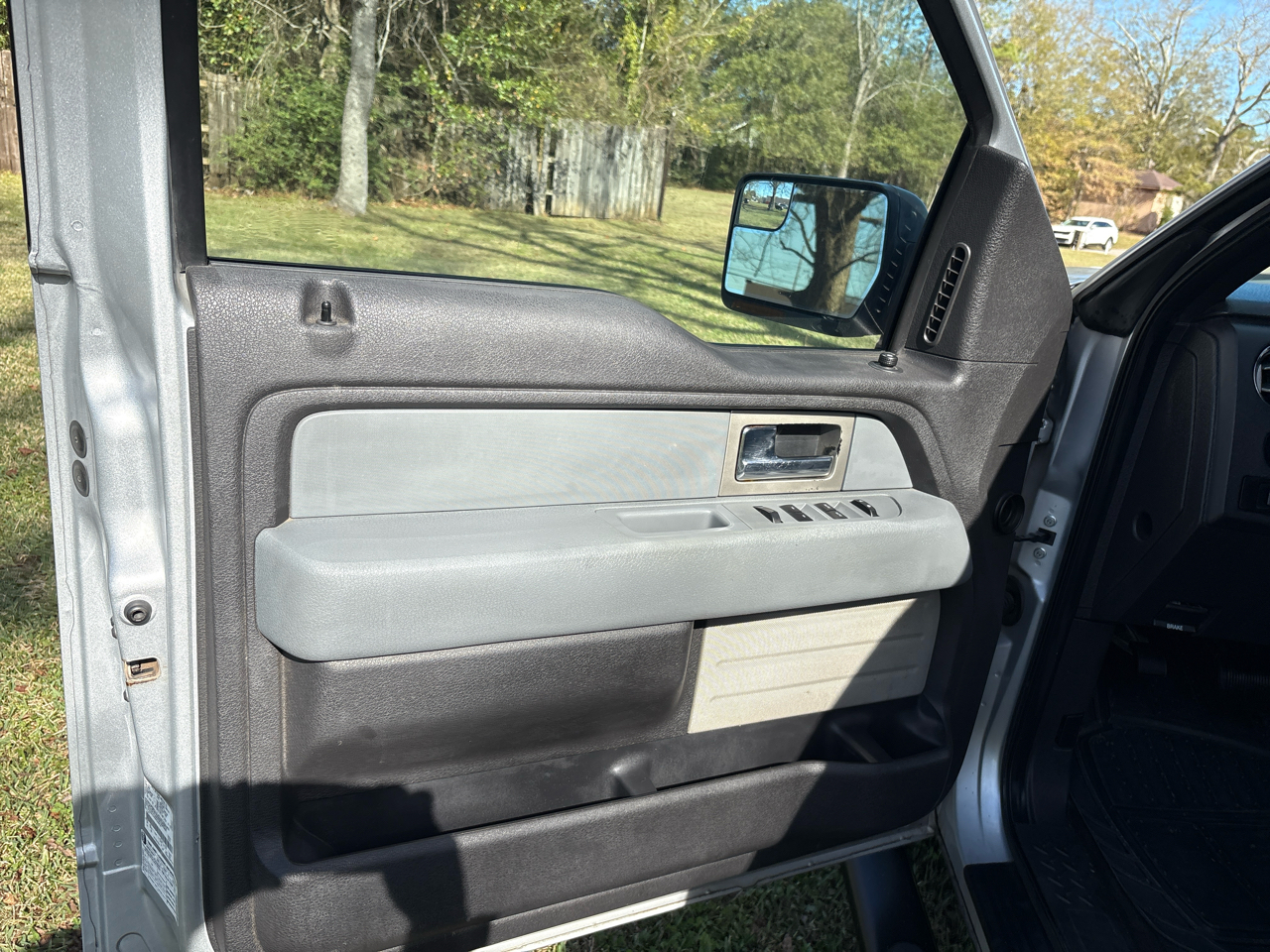 Ford F-150 XL SuperCrew 5.5-ft. Bed 2WD 2011