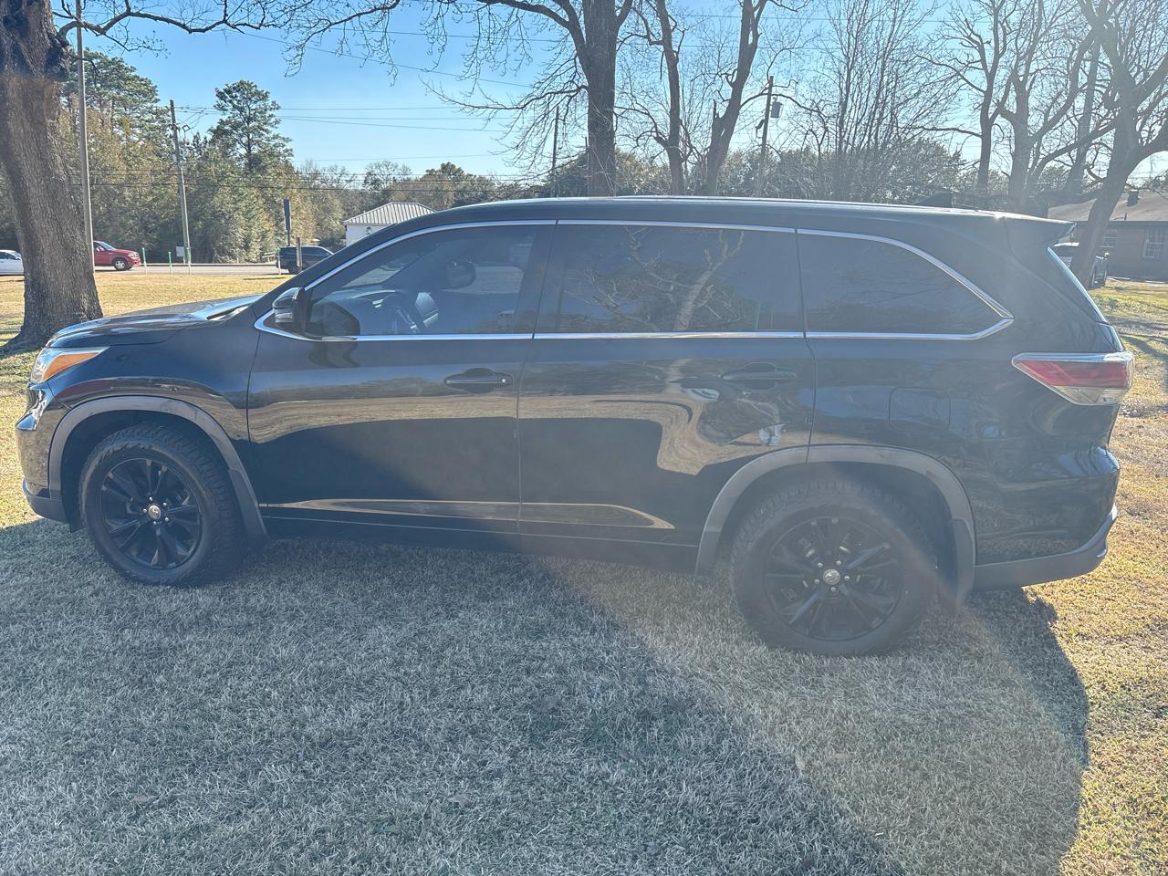 Toyota Highlander LE AWD V6 2015