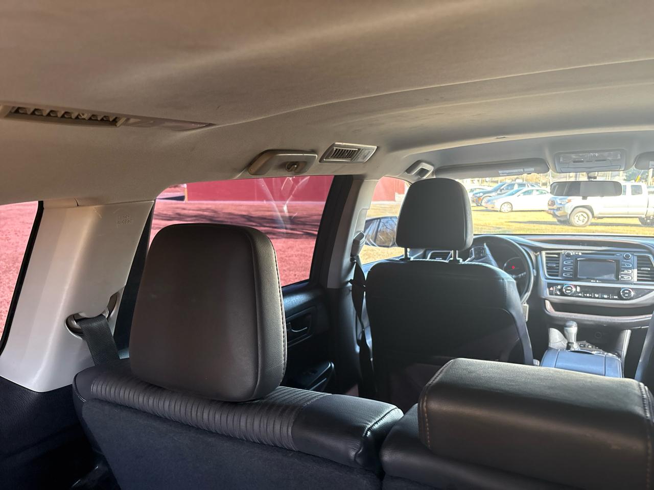 Toyota Highlander LE AWD V6 2015