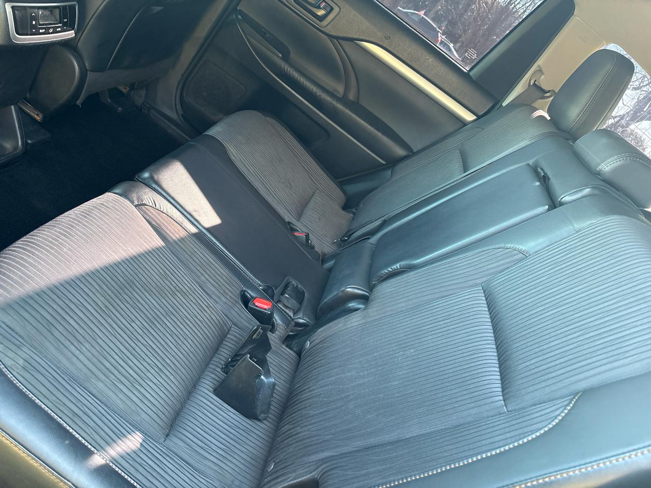 Toyota Highlander LE AWD V6 2015