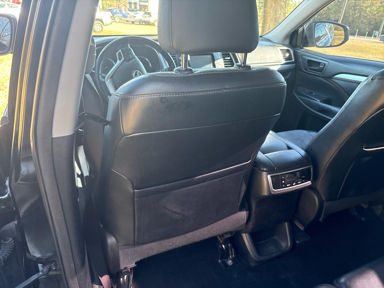 Toyota Highlander LE AWD V6 2015