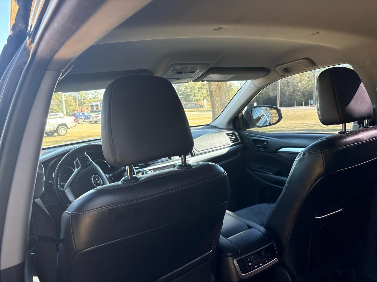 Toyota Highlander LE AWD V6 2015