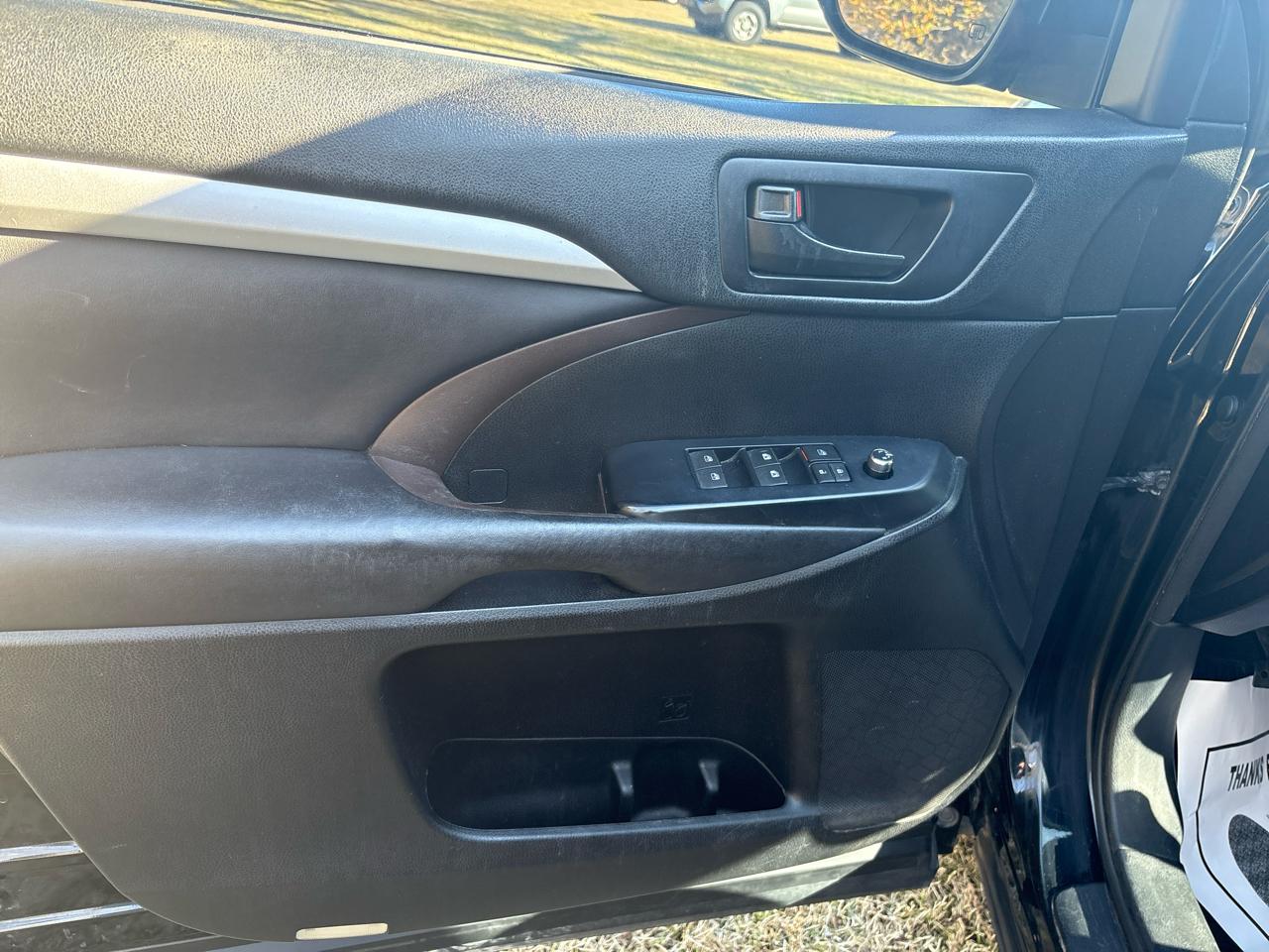 Toyota Highlander LE AWD V6 2015