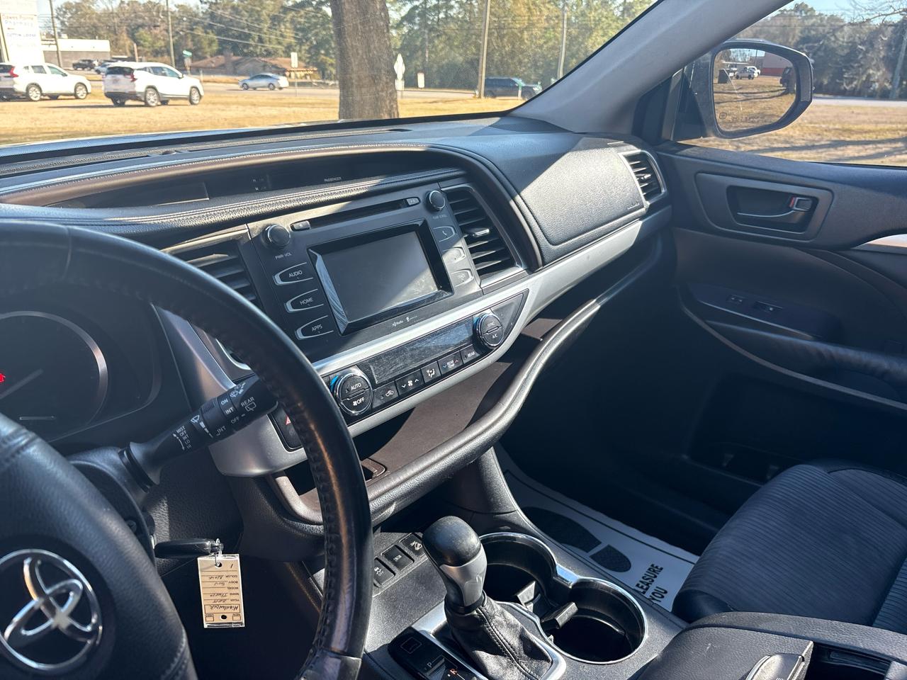 Toyota Highlander LE AWD V6 2015